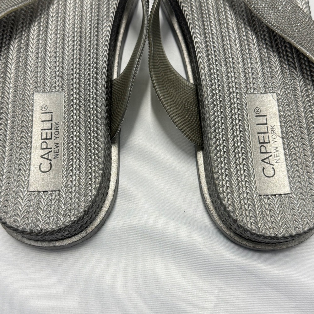 Capelli New York Womens Silver Metallic Glitter Platform Flip Flop Sandals 9 - Picture 4 of 8